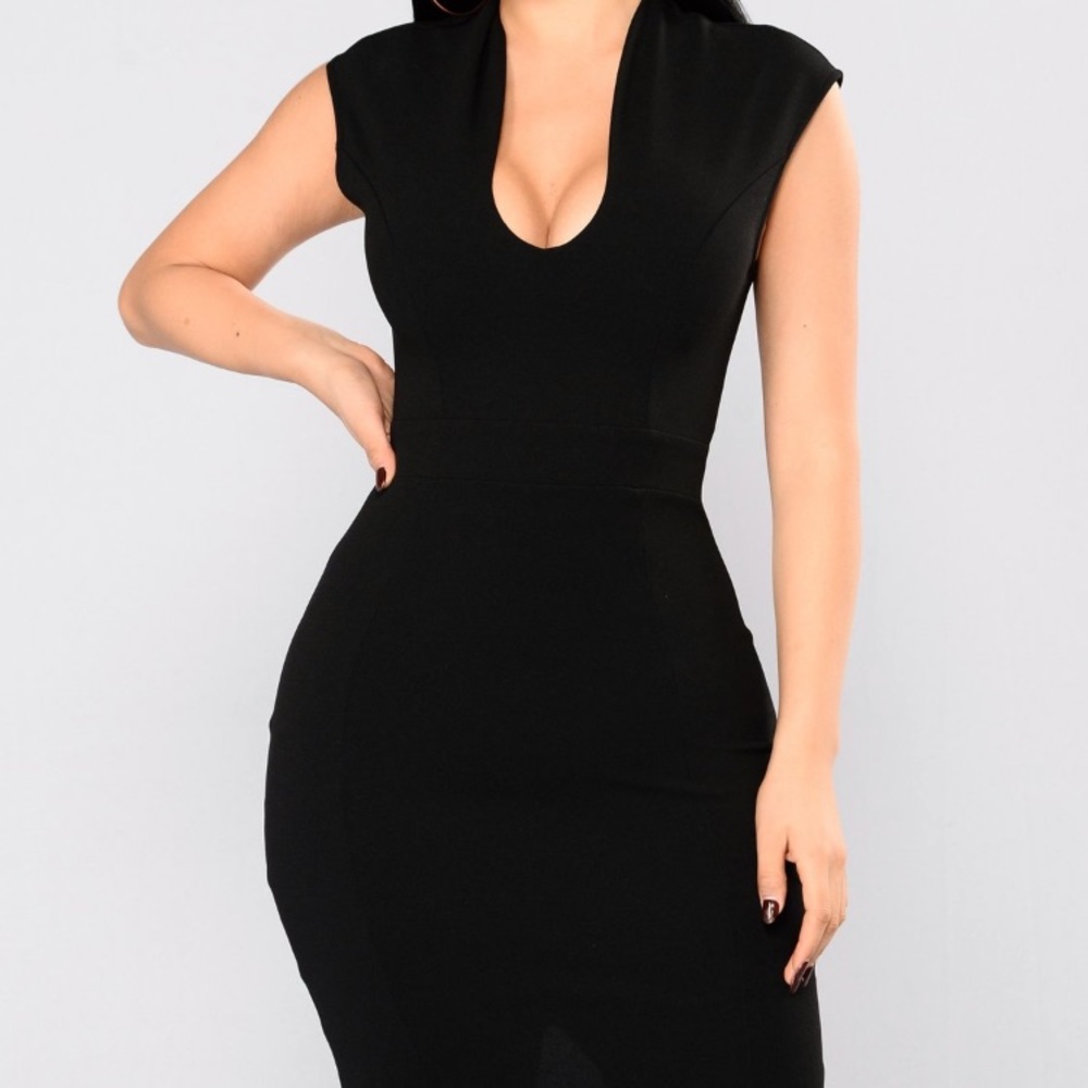 Fashion Nova “Drop of A Dime” Midi Dress - Black